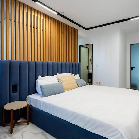 Coastal Elegance Steps From The Sea