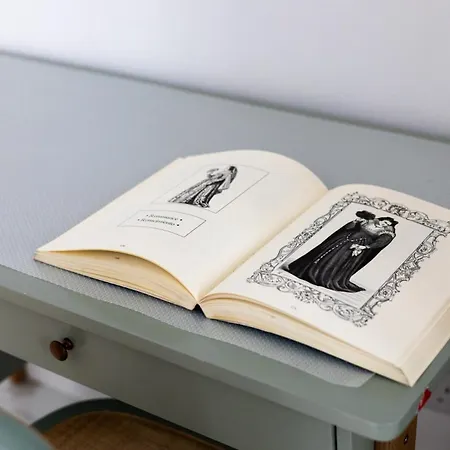 Апартаменты Coastal Elegance Steps From The Sea *