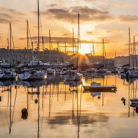 Coastal Elegance Steps From The Sea