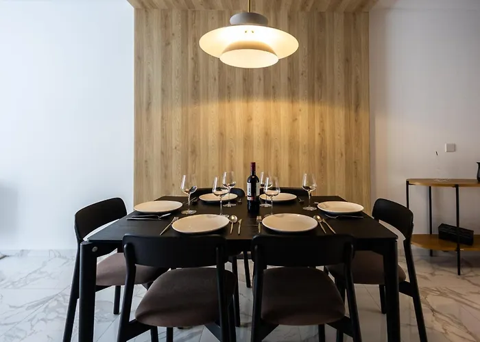 Coastal Elegance Steps From The Sea