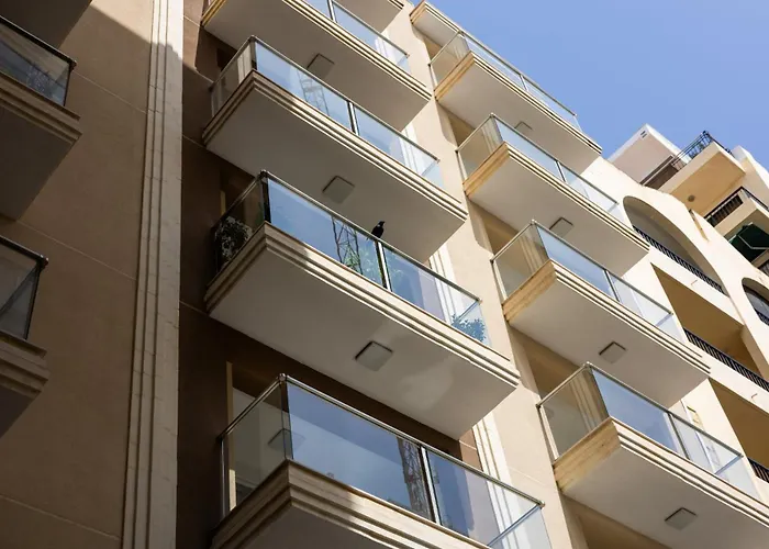 Coastal Elegance Steps From The Sea * 斯利马