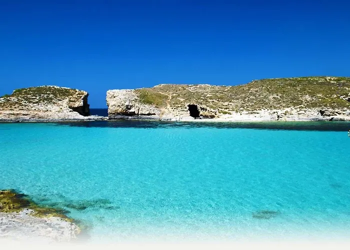 公寓 Coastal Elegance Steps From The Sea