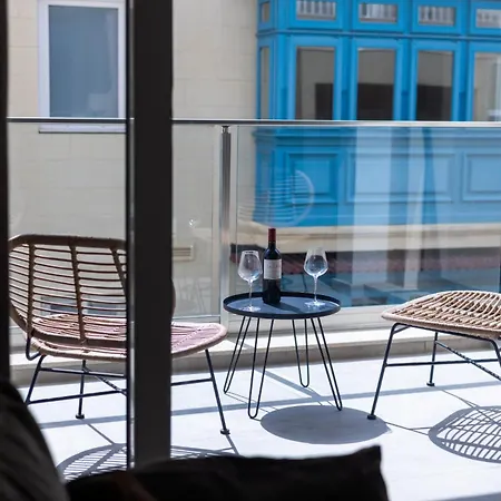 Apartment Coastal Elegance Steps From The Sea Sliema
