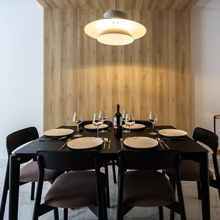 Coastal Elegance Steps From The Sea