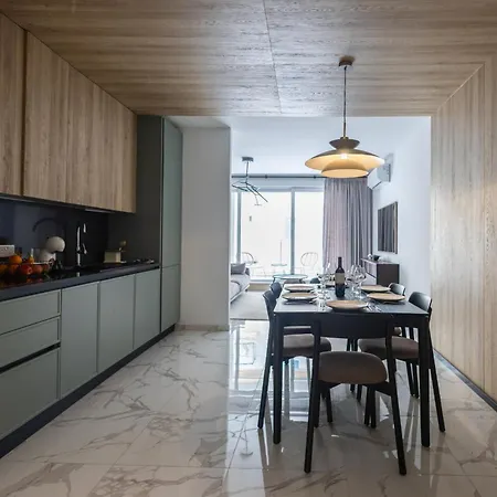 Coastal Elegance Steps From The Sea Sliema