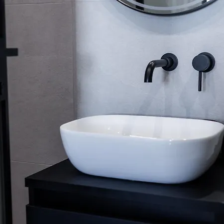 Coastal Elegance Steps From The Sea Sliema