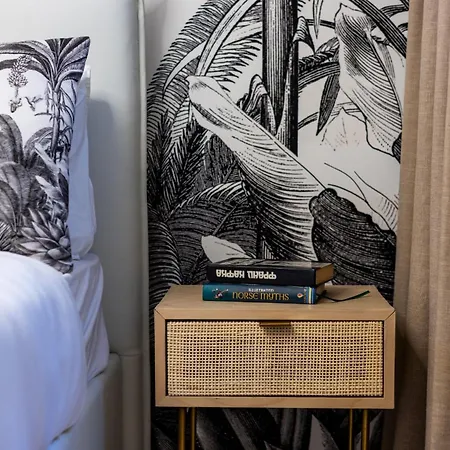 Coastal Elegance Steps From The Sea