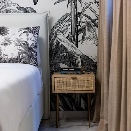 Coastal Elegance Steps From The Sea *