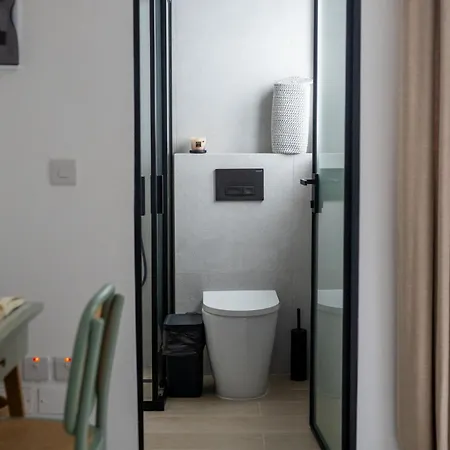 Coastal Elegance Steps From The Sea Sliema