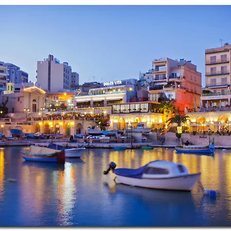 Coastal Elegance Steps From The Sea