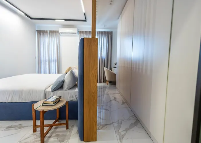 Coastal Elegance Steps From The Sea Апартаменты Слима