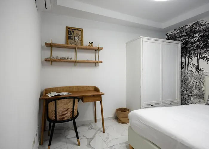 Coastal Elegance Steps From The Sea