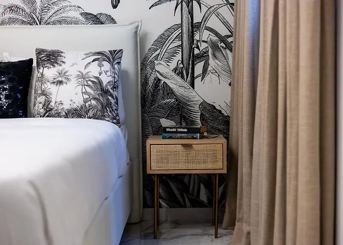 Coastal Elegance Steps From The Sea *