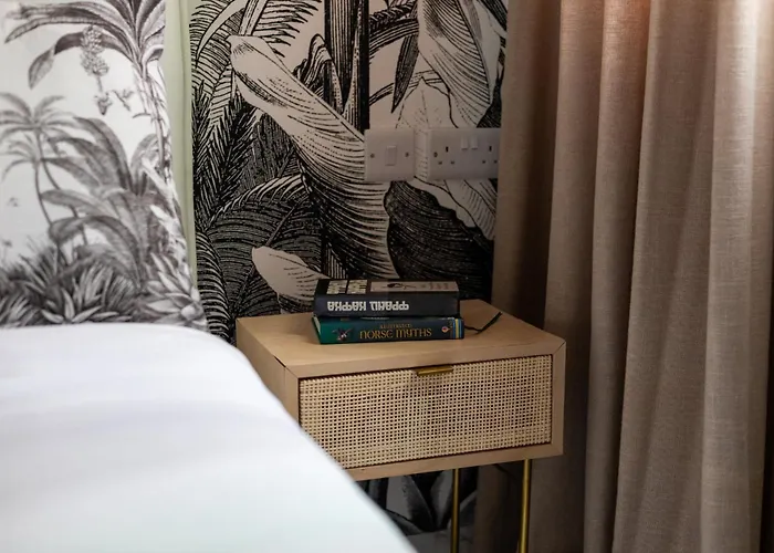 Coastal Elegance Steps From The Sea * Слима