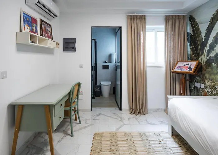 Coastal Elegance Steps From The Sea Апартаменты *