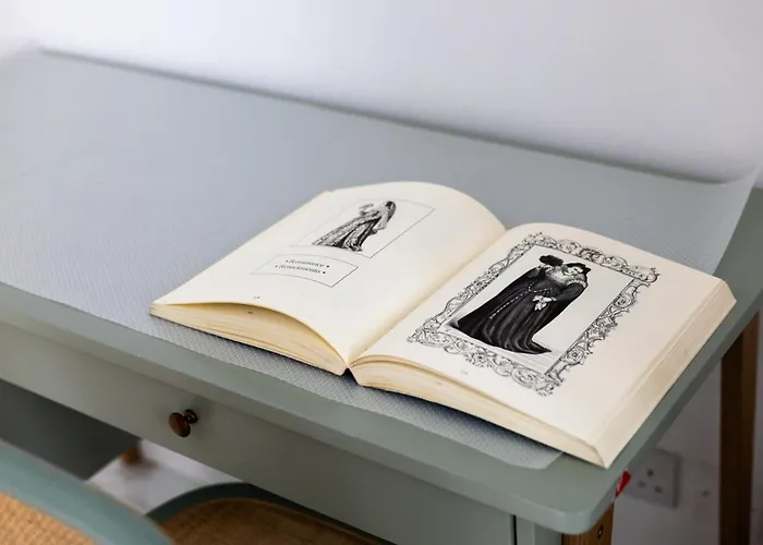 Апартаменты Coastal Elegance Steps From The Sea *