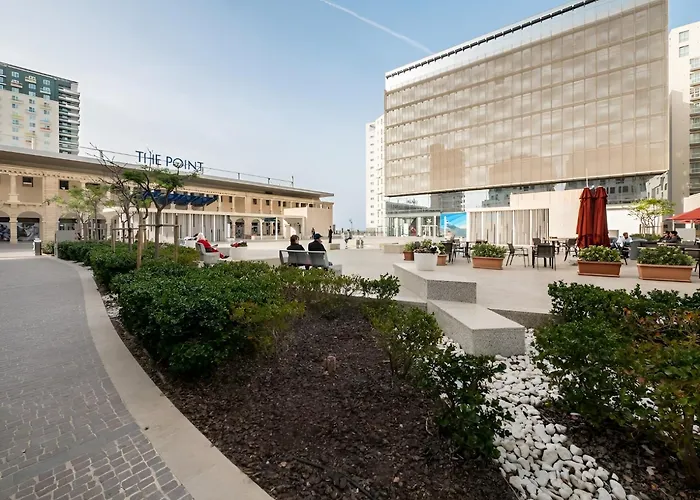 Coastal Elegance Steps From The Sea Апартаменты Слима