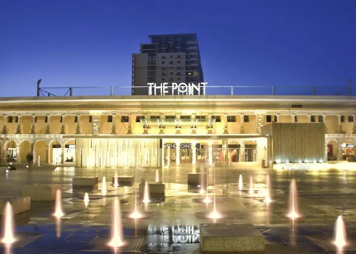 Coastal Elegance Steps From The Sea Апартаменты