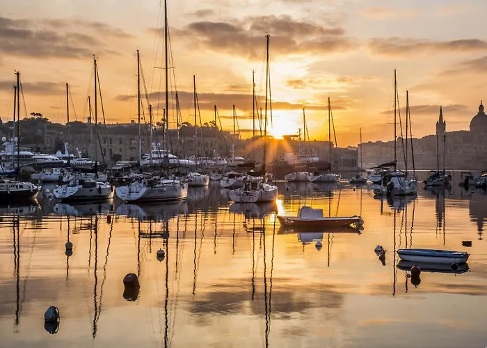 Coastal Elegance Steps From The Sea